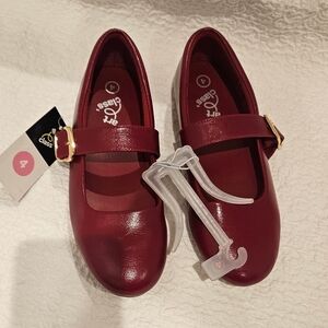 NWT girls Art class Red Flats With Gold Buckle Size 4
